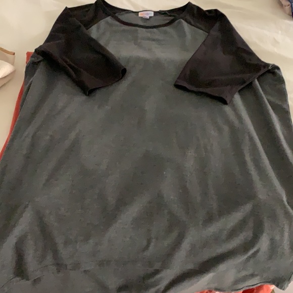 M lularoe irma gray with black sleeves - Picture 2 of 2
